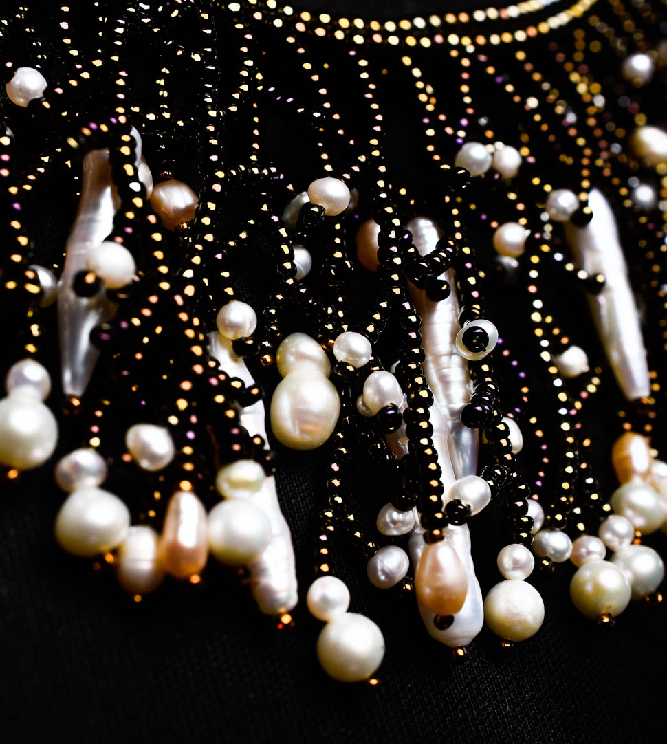 Short necklace with natural pearls and beads
