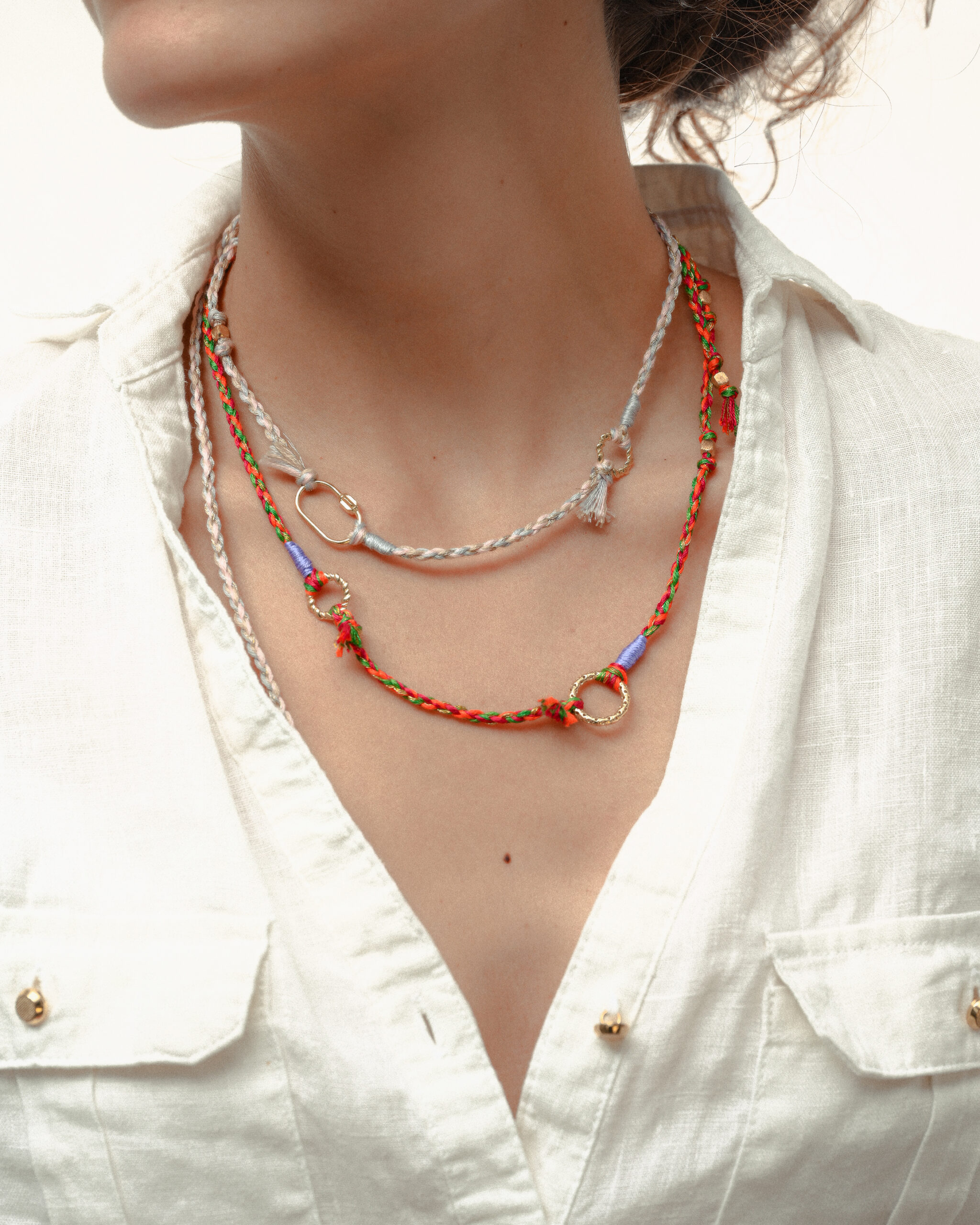 Colorful thread necklace
